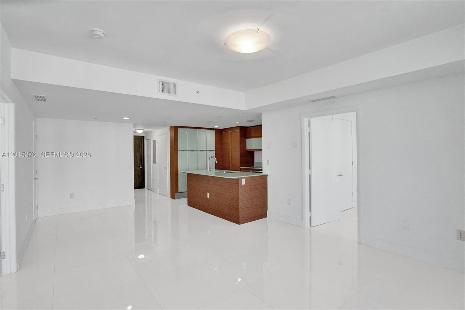 5875 Collins Avenue, Unit 1803 Miami Beach, FL 33140 - Photo 14 of 41