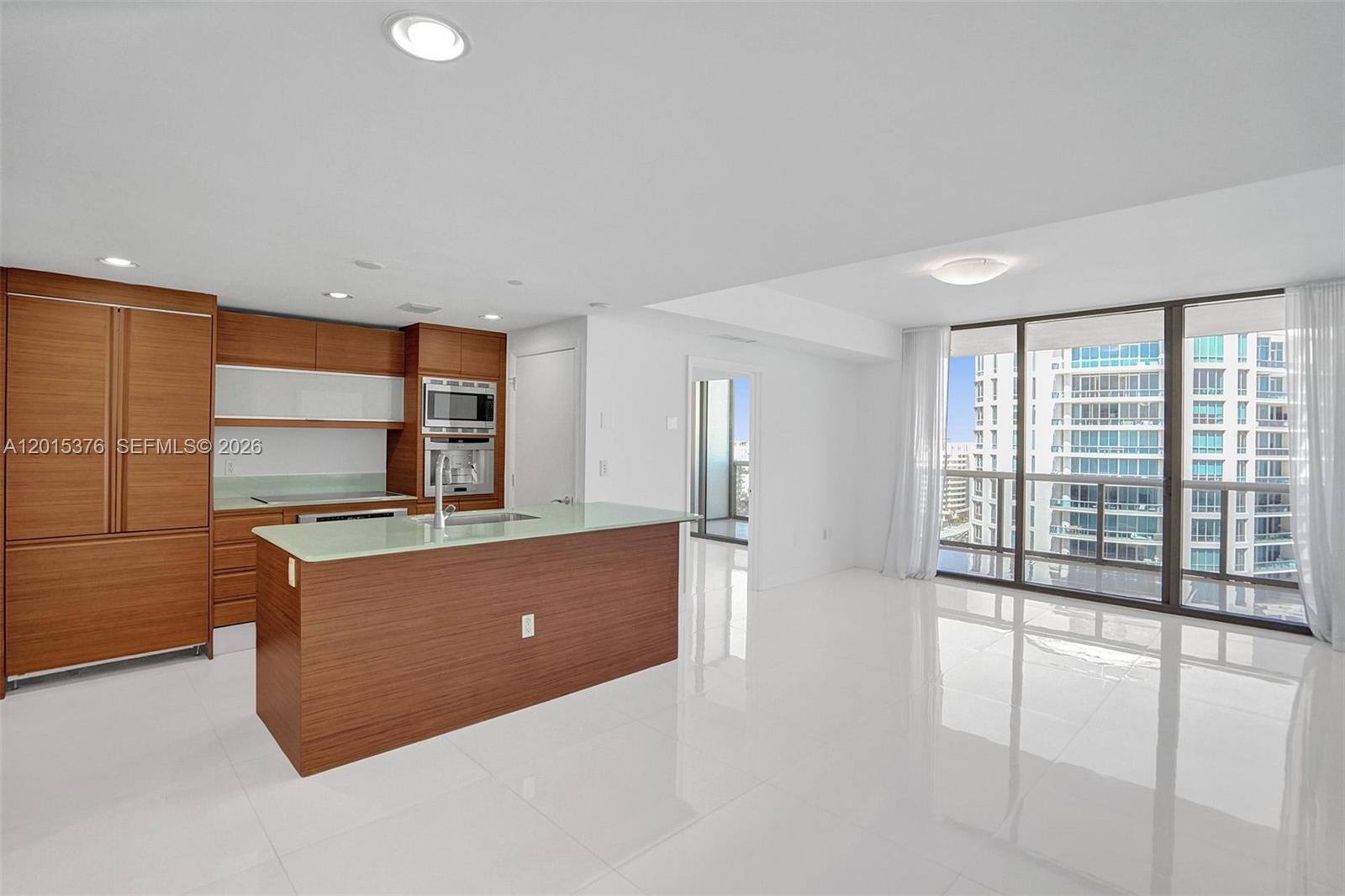 5875 Collins Avenue, Unit 1803 Miami Beach, FL 33140 - Photo 15 of 41
