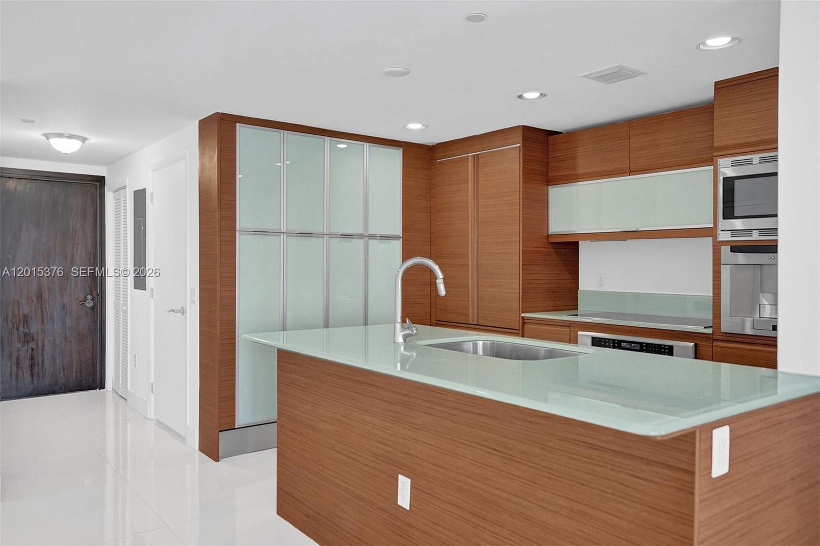 5875 Collins Avenue, Unit 1803 Miami Beach, FL 33140 - Photo 17 of 41