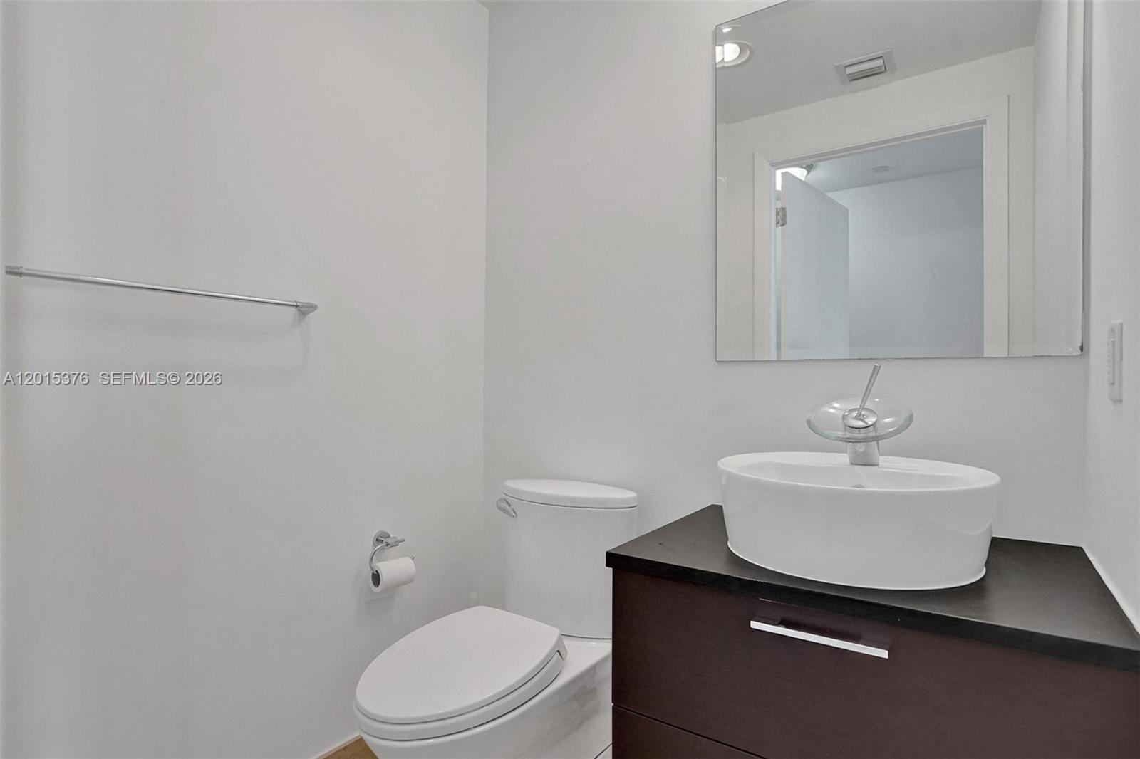 5875 Collins Avenue, Unit 1803 Miami Beach, FL 33140 - Photo 37 of 41