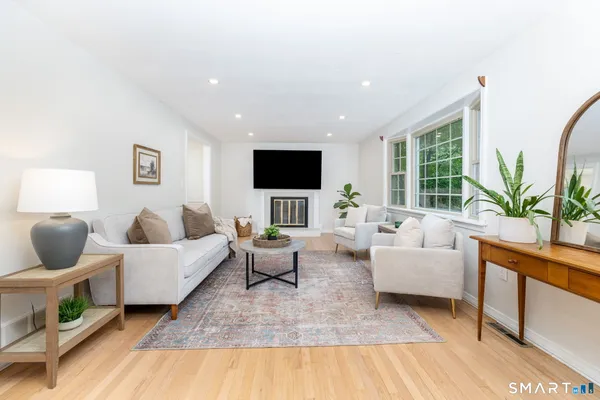 $425,000 | 40 Wappingwood Road, Ellington, CT 06029