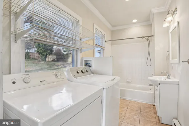 $1,350 | 209 Locust Street, Unit A, Frederick, MD 21703