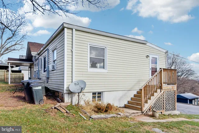 $1,350 | 209 Locust Street, Unit A, Frederick, MD 21703