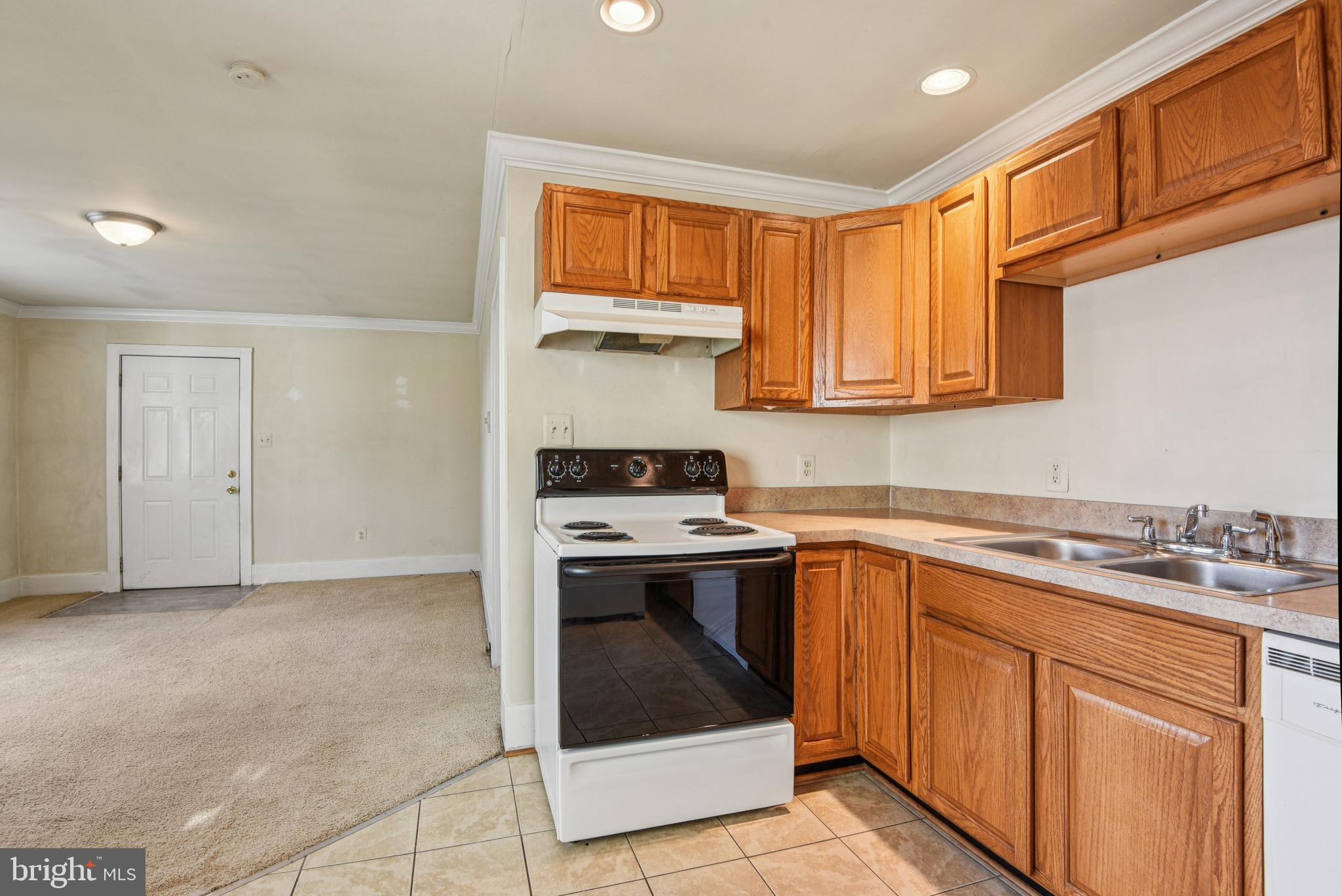 209 Locust Street, Unit A Frederick, MD 21703 - Photo 10 of 21 Kitchen
