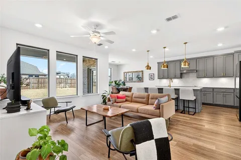 $499,000 | 1624 Whitworth Drive, Fort Worth, TX 76052