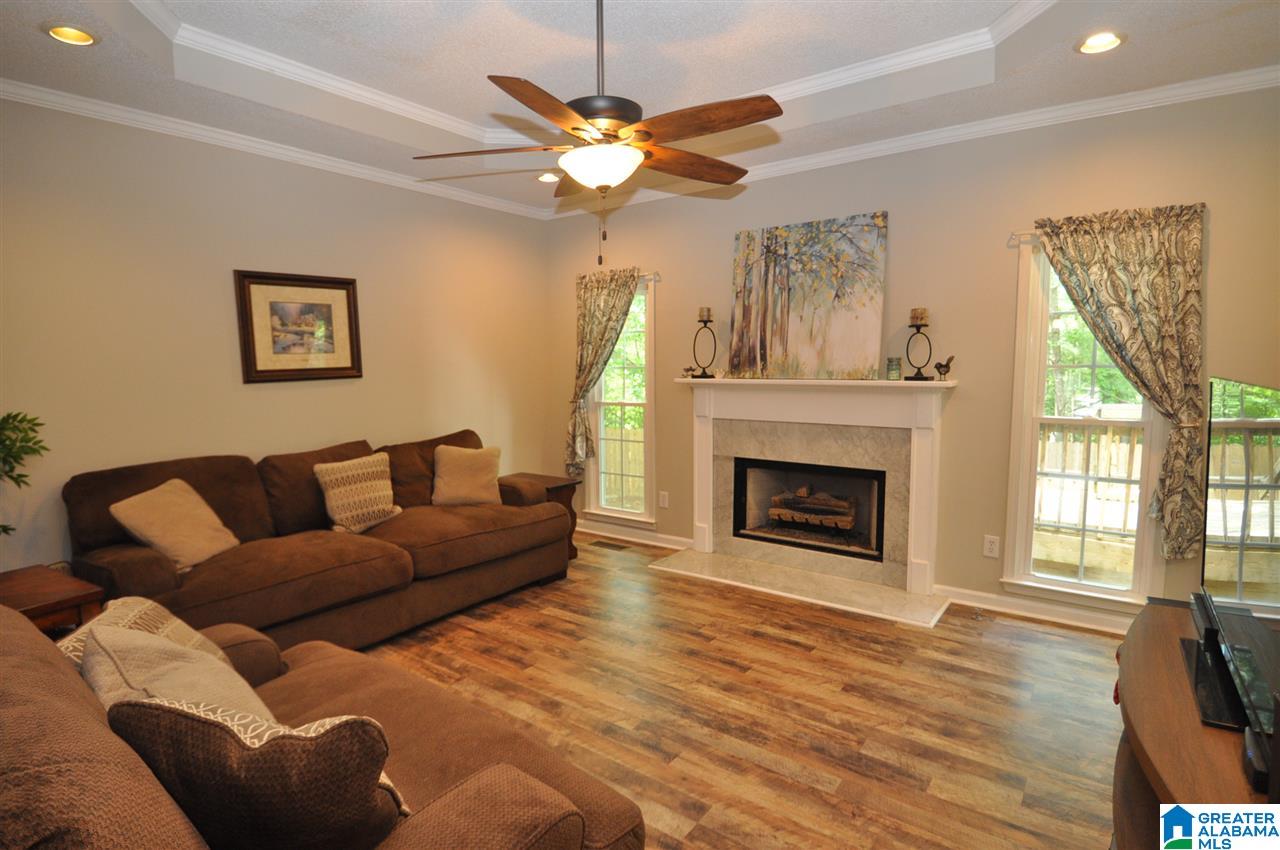 136 Kentwood Way Alabaster, AL 35007 - Photo 2 of 15
