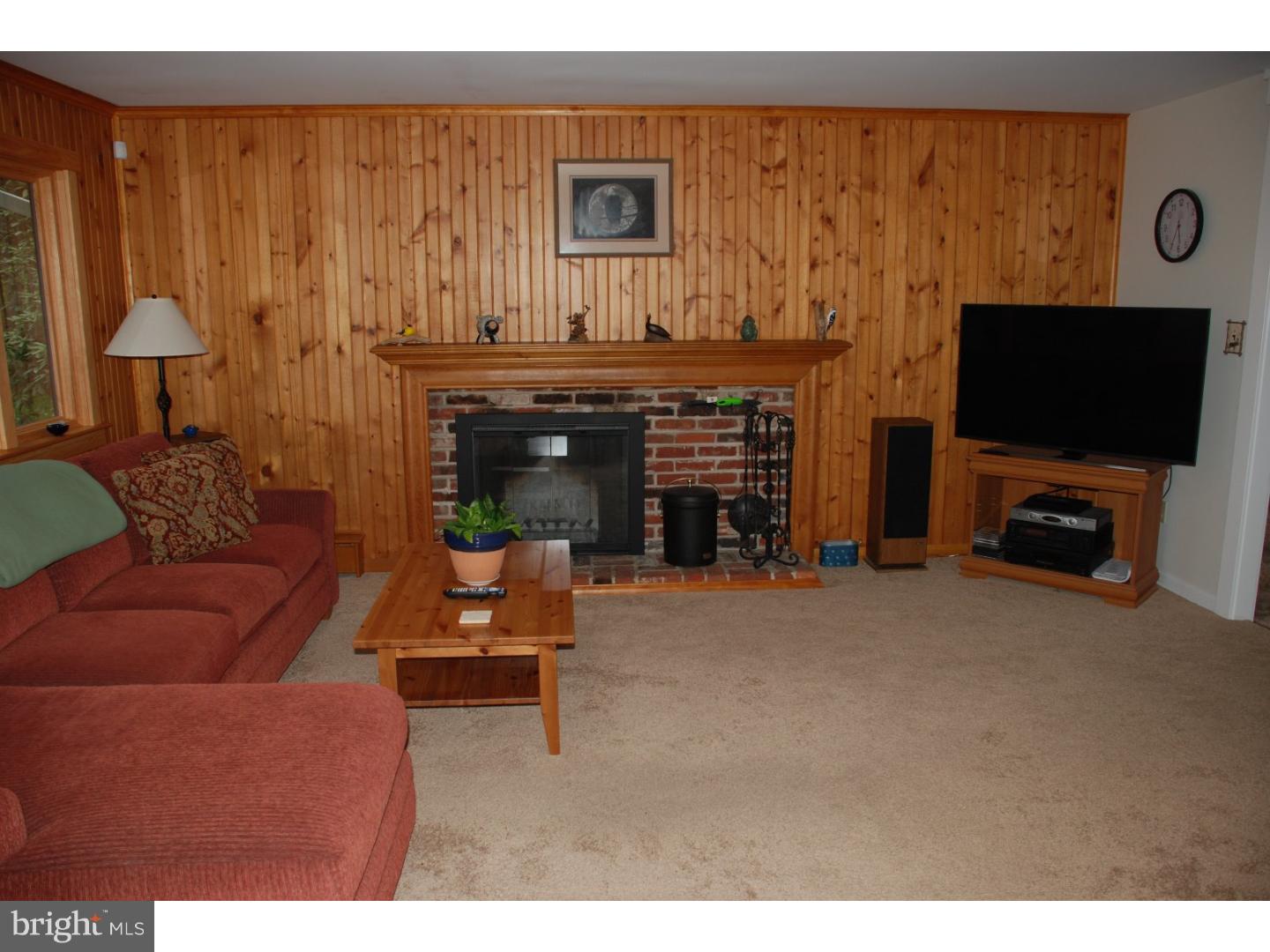 11 Hillendale Road Chadds Ford, PA 19317 - Photo 4 of 23 Living Room