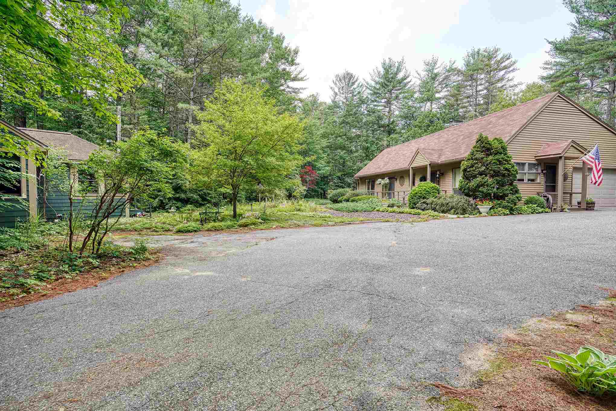20-22 Lapham Lane Rindge, NH 03461 - Photo 3 of 32