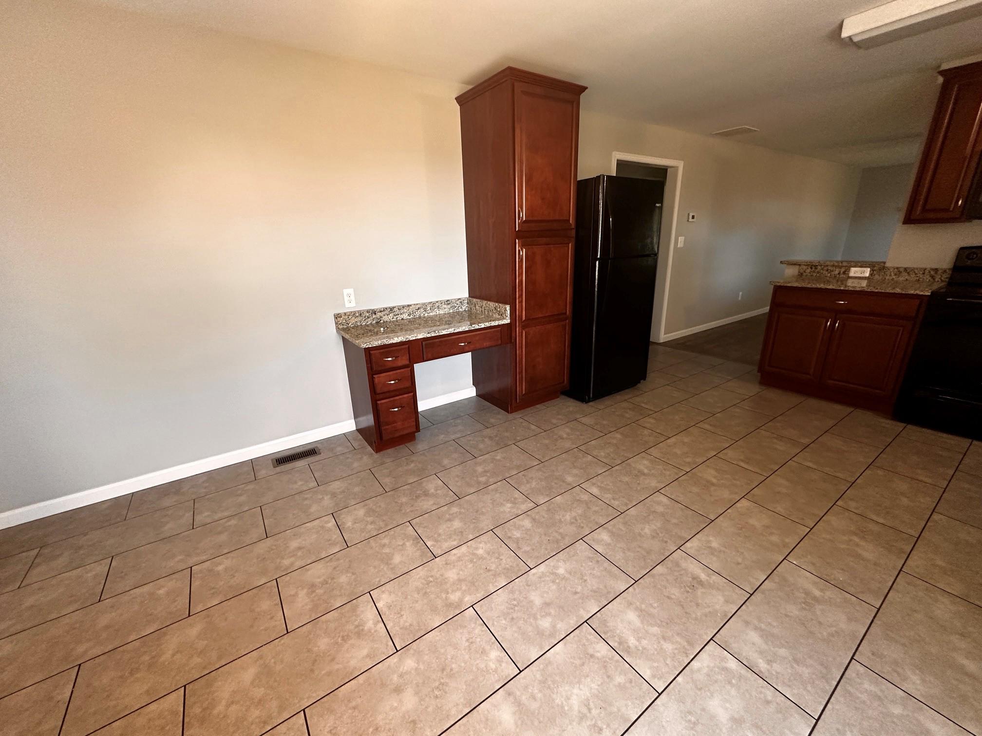 2224 Dennings Road New Windsor, MD 21776 - Photo 5 of 19 Dining area