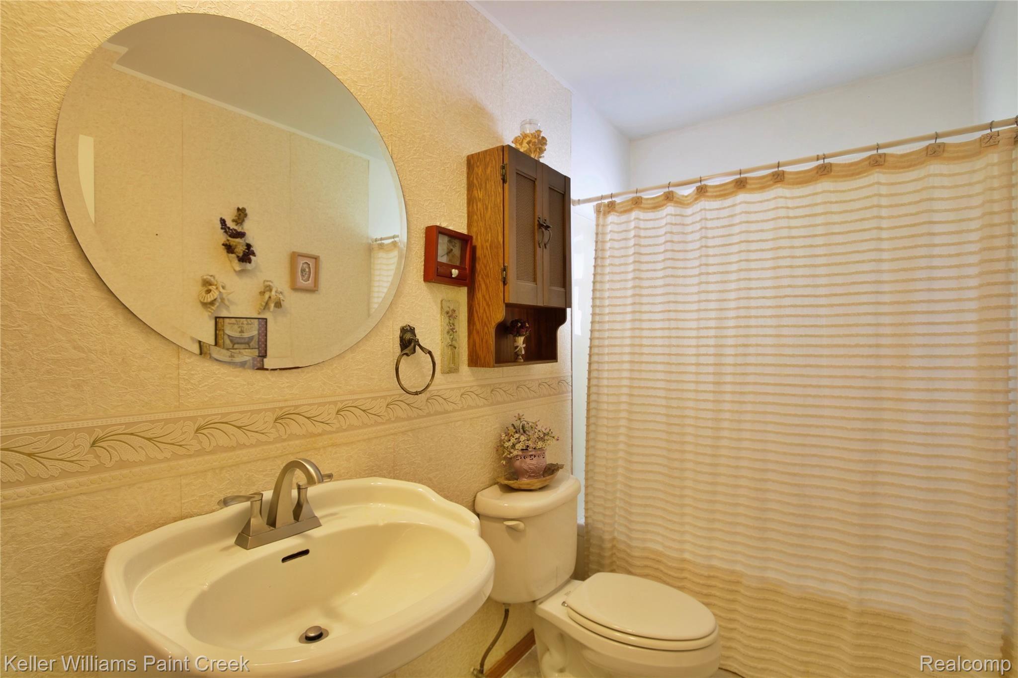 31329 Hayes Road Warren, MI 48088 - Photo 9 of 15 full.jpg