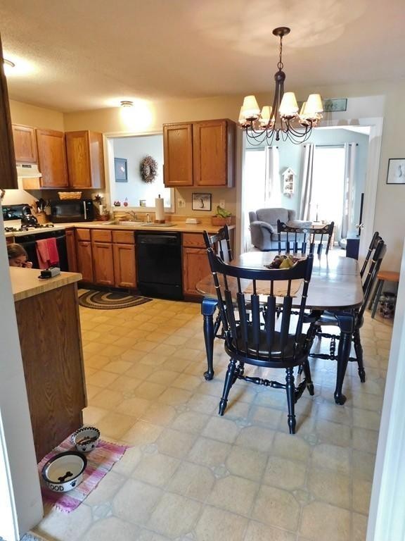 11 Cypress Road Holyoke, MA 01040 - Photo 5 of 22