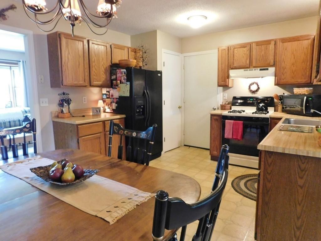 11 Cypress Road Holyoke, MA 01040 - Photo 8 of 22