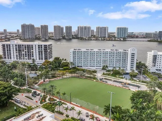 $2,300 | Sunny Isles Shores, Sunny Isles Beach, FL 33160
