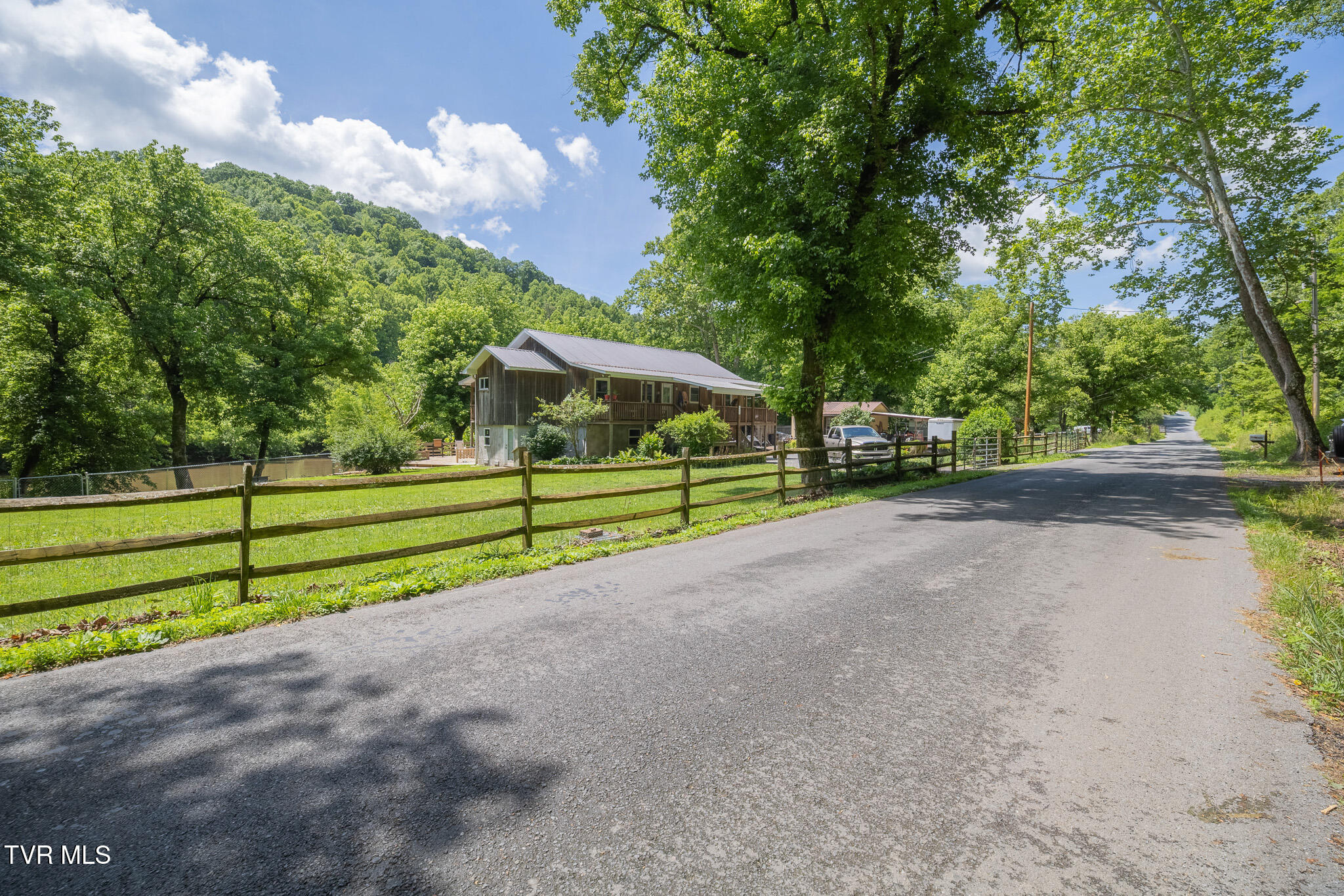17088 North Fork River Road Abingdon, VA 24210 - Photo 5 of 102 _MG_5706-HDR