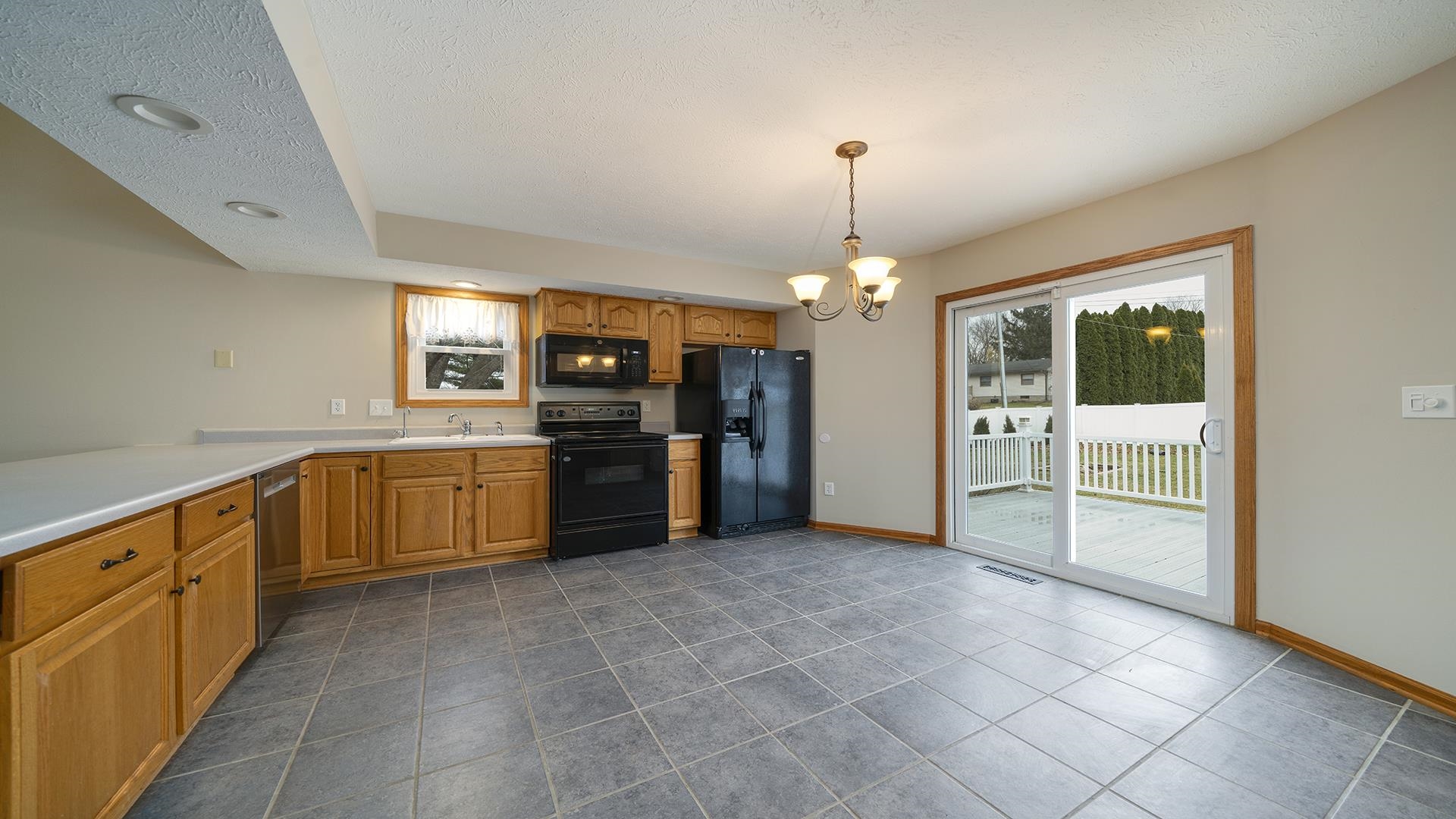 1564 Gleasman Road Rockford, IL 61103 - Photo 17 of 40 Gallery Image 17