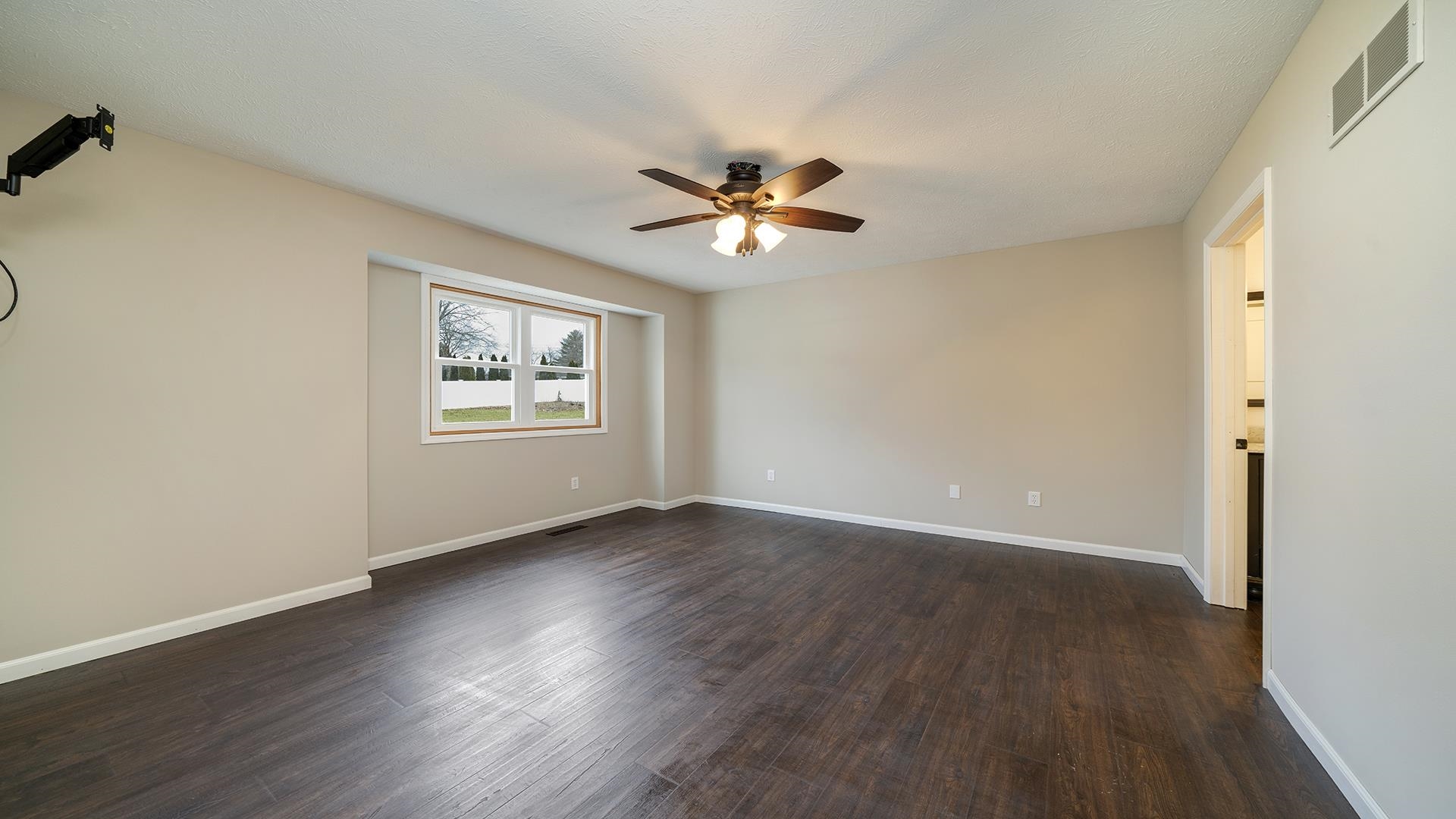 1564 Gleasman Road Rockford, IL 61103 - Photo 21 of 40 Gallery Image 21