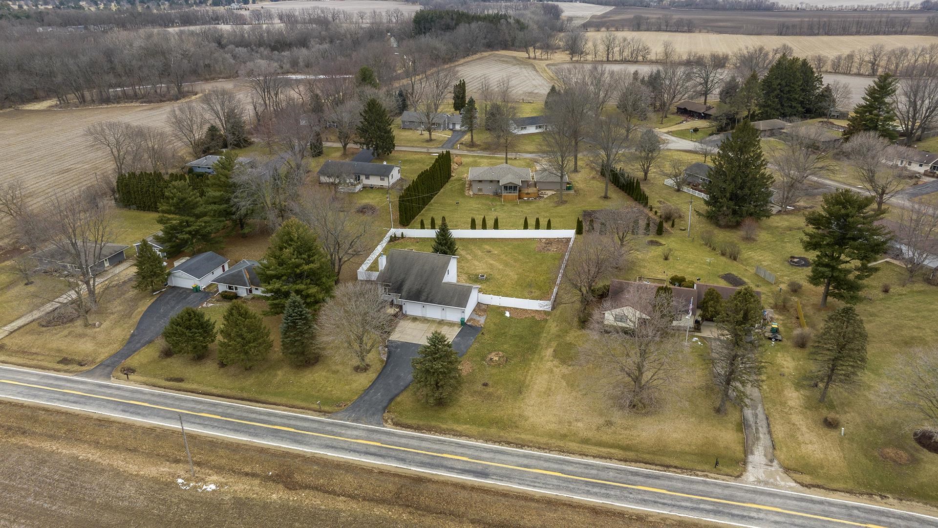 1564 Gleasman Road Rockford, IL 61103 - Photo 4 of 40 Gallery Image 4