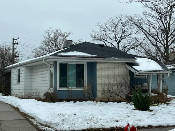 $199,500 | 4860 North 104th Street, Milwaukee, WI 53225