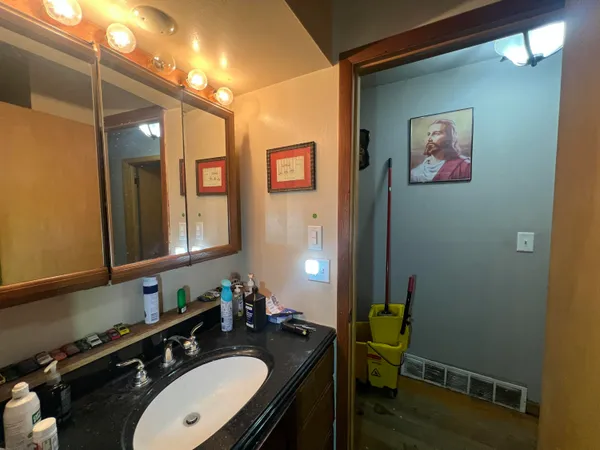 $199,500 | 4860 North 104th Street, Milwaukee, WI 53225