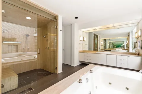 $1,900,000 | 9 Hallshire Court, Dallas, TX 75225