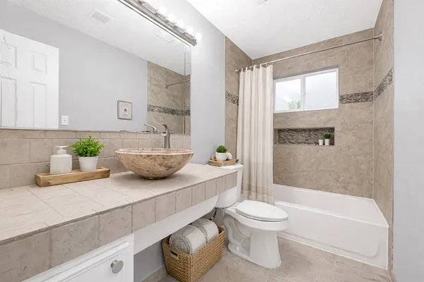 $1,550 | 5411 Castlecreek Lane, Houston, TX 77053