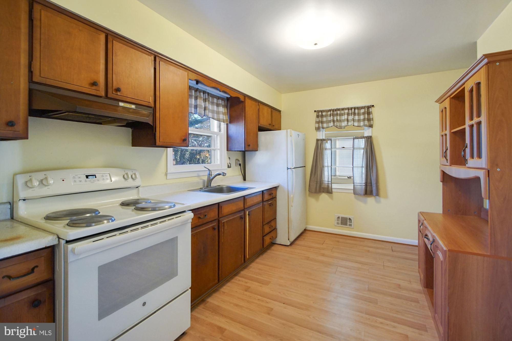 1724 Grandview Road Pasadena, MD 21122 - Photo 3 of 56 Update it at a reasonable cost!