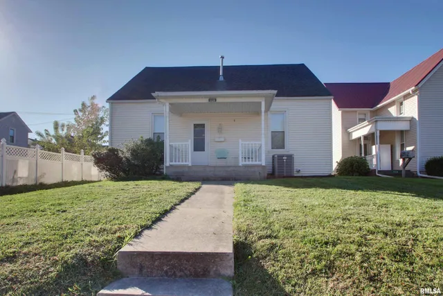 $116,000 | 1128 Washington Street, Quincy, IL 62301
