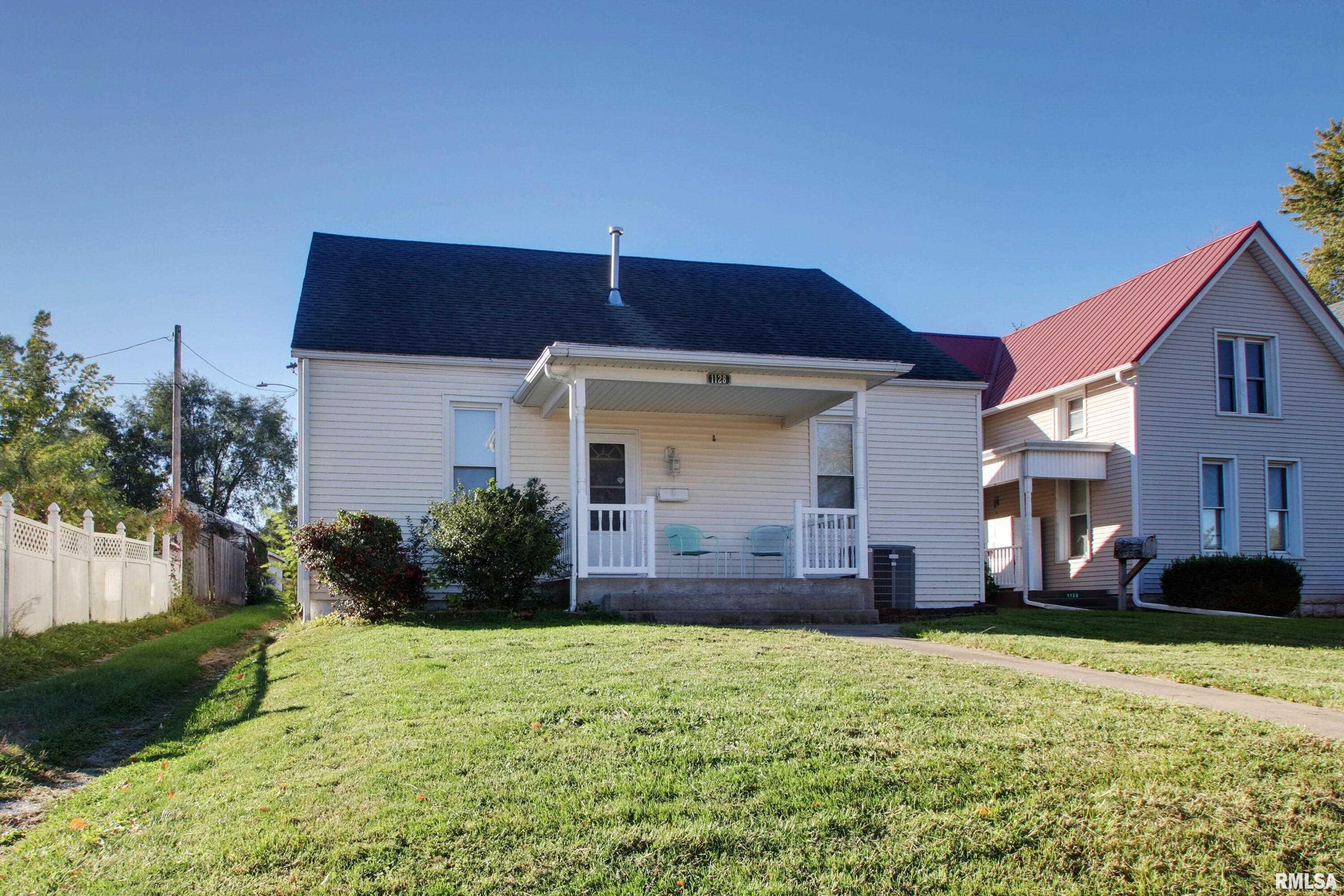 1128 Washington Street Quincy, IL 62301 - Photo 2 of 27