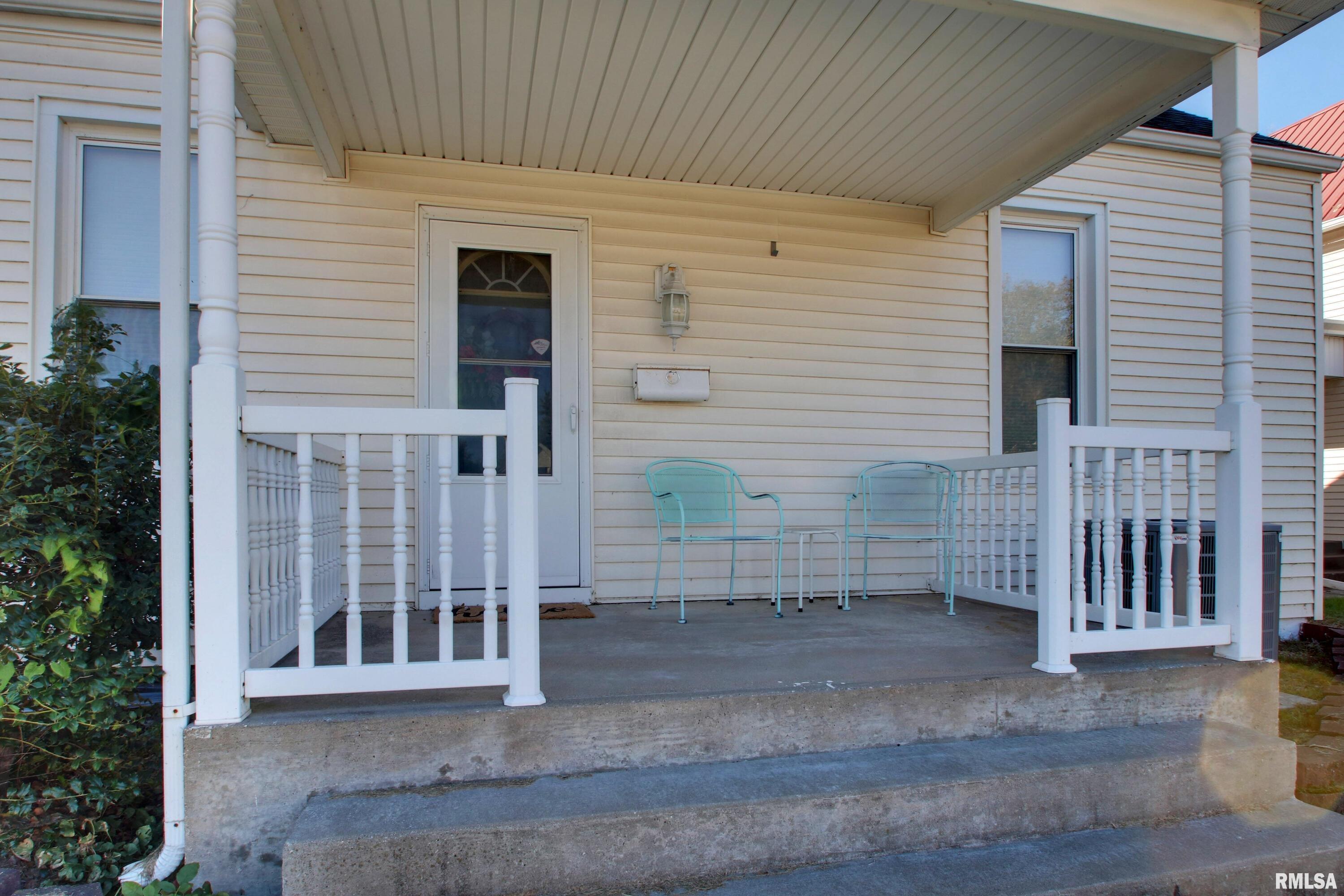 1128 Washington Street Quincy, IL 62301 - Photo 3 of 27