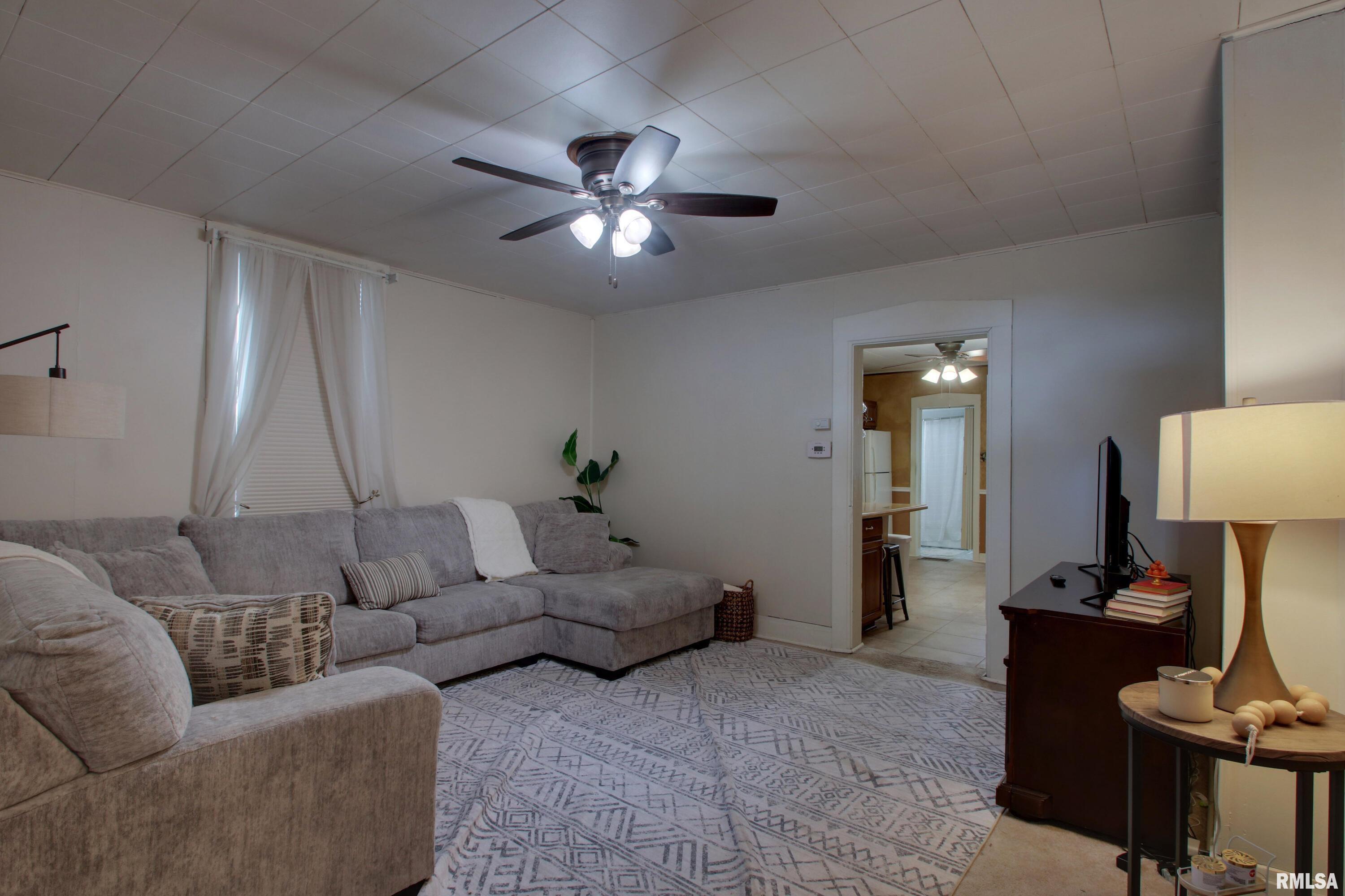 1128 Washington Street Quincy, IL 62301 - Photo 4 of 27