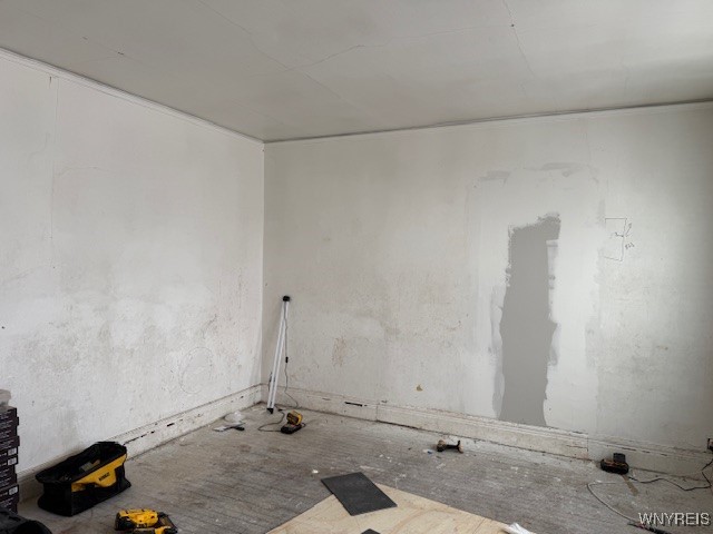 1812 Clinton Street Buffalo, NY 14206 - Photo 11 of 20 Upper Rear Apartment