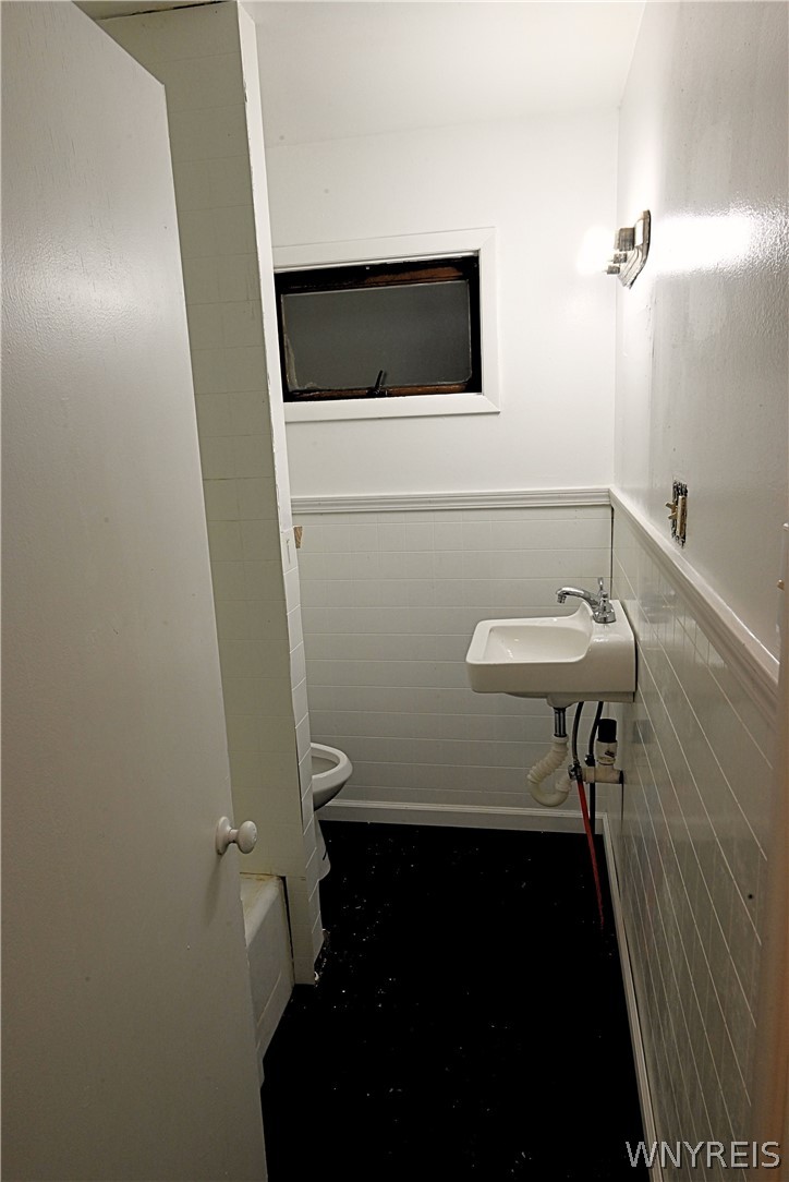 1812 Clinton Street Buffalo, NY 14206 - Photo 15 of 18 Upper Rear Bathroom