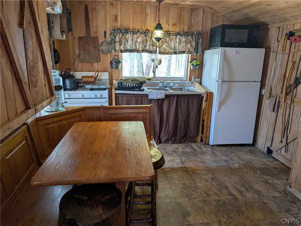 $59,900 | 6 Shaw Road, Edwards, NY 13635