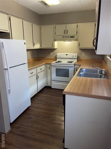 $330,000 | 2700 Holly Trail, Poplar Bluff, MO 63901