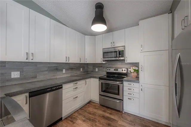 $375,000 | 2756 Braham Court, Palm Harbor, FL 34684