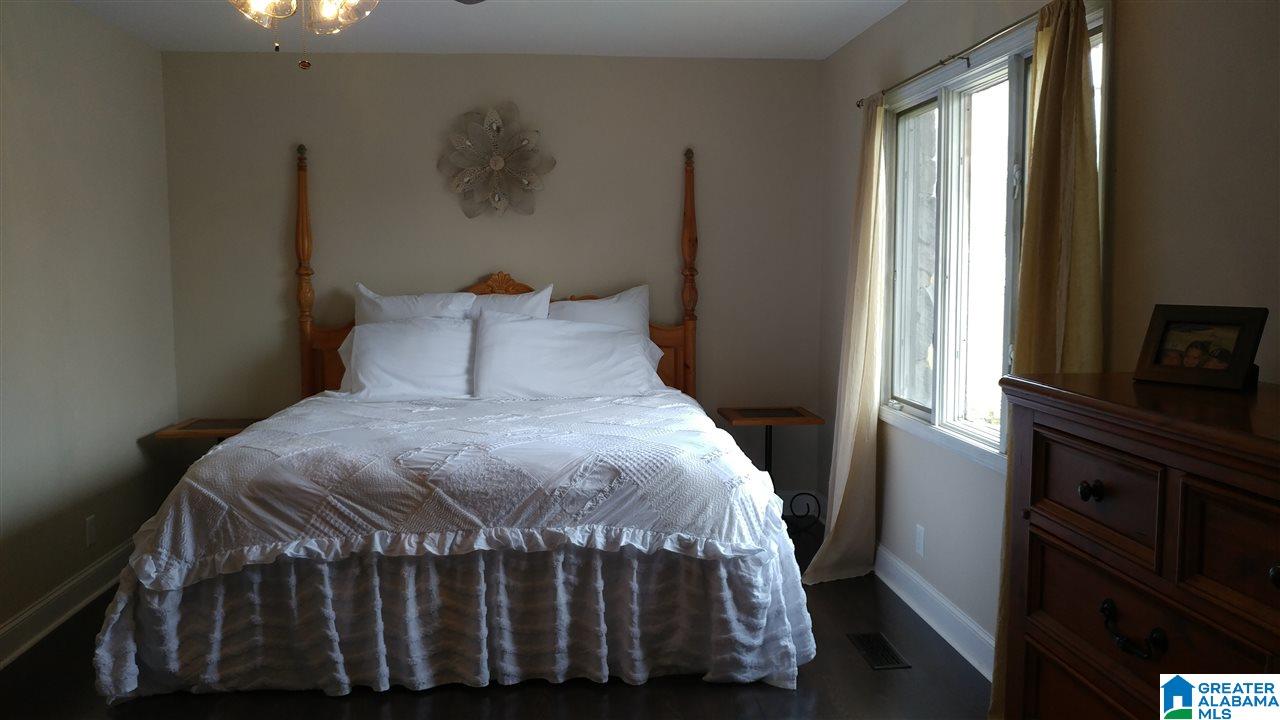 1127 Phillips Lane Bessemer, AL 35023 - Photo 5 of 17