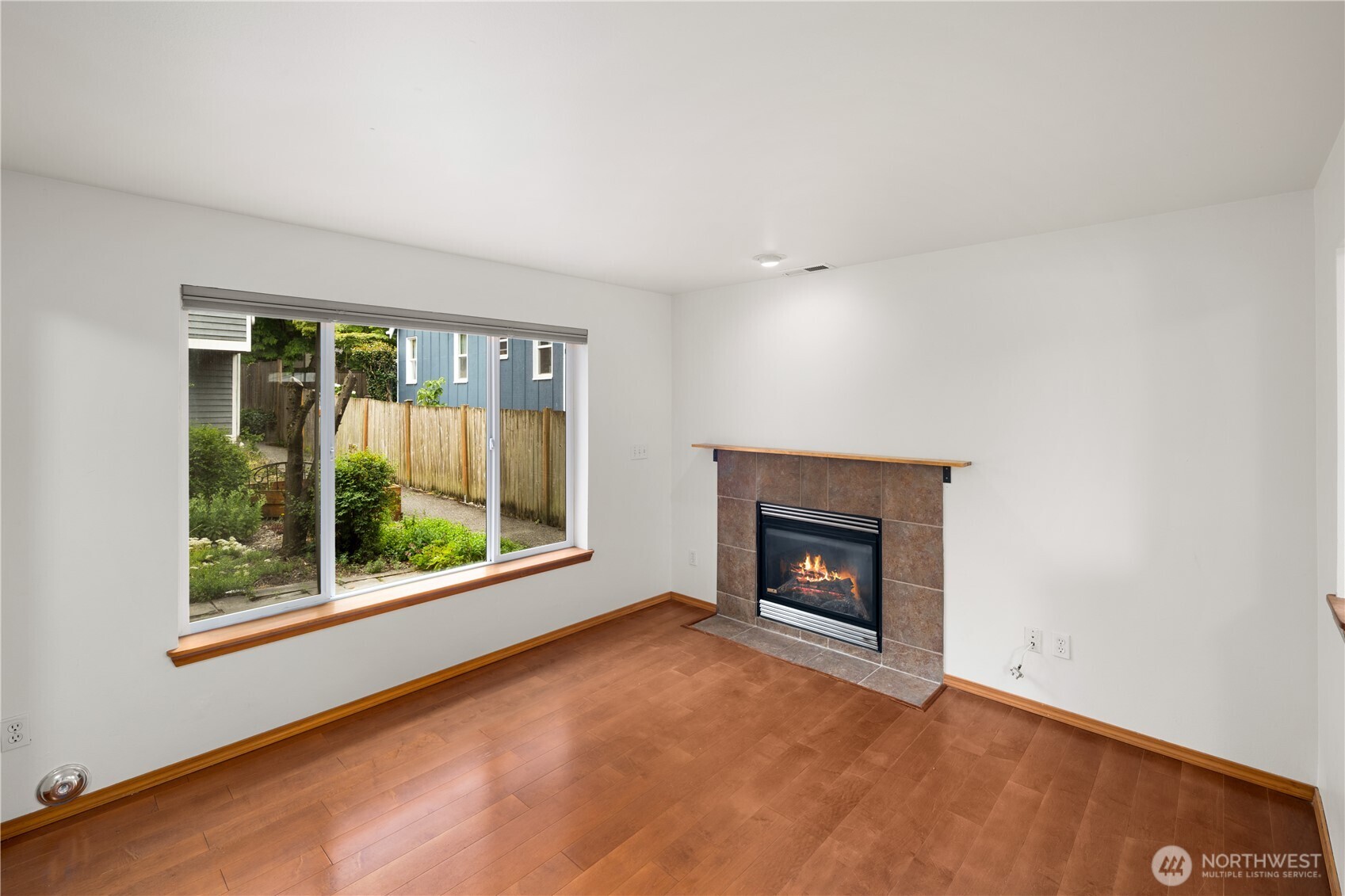8823 Delridge Way Southwest, Unit B Seattle, WA 98106 - Photo 6 of 32