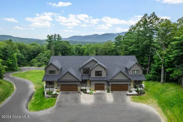 $575,000 | 9 Hill Crest Lane, Unit 2, Lake George, NY 12845