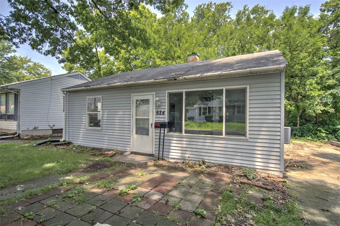 624 Harper Avenue Decatur, IL 62526 - Photo 2 of 21