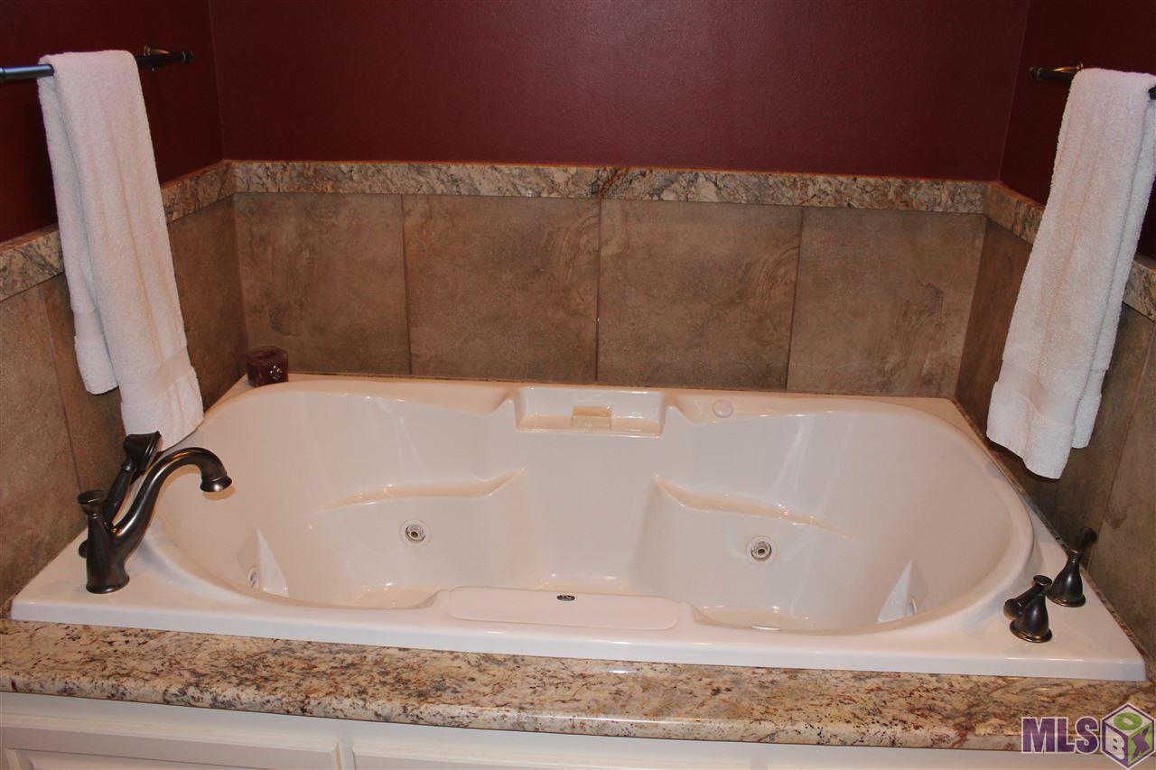 38003 Maple Ridge Drive Prairieville, LA 70769 - Photo 27 of 41 Gallery Image 27