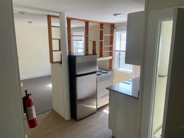 $1,725 | 145 Main Street, Unit 2, Newmarket, NH 03857