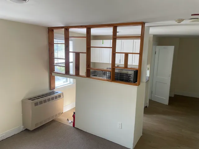 $1,725 | 145 Main Street, Unit 2, Newmarket, NH 03857