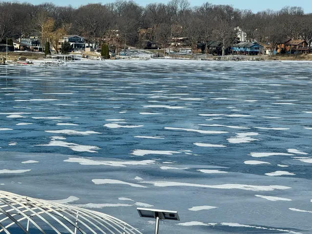 $924,998 | 1728 Beachview Court, Crown Point, IN 46307