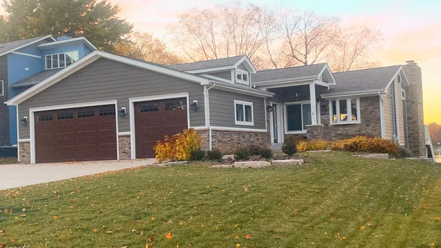 $924,998 | 1728 Beachview Court, Crown Point, IN 46307