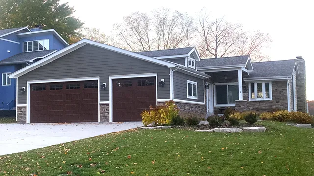 $924,998 | 1728 Beachview Court, Crown Point, IN 46307