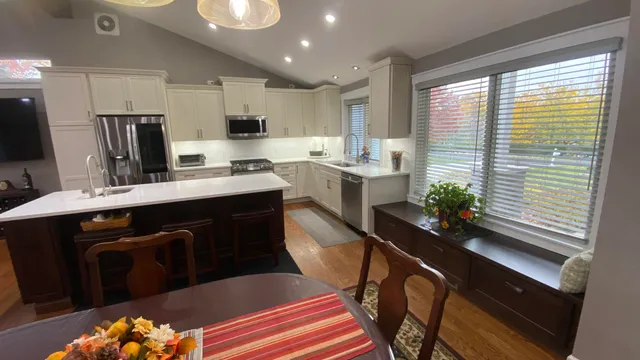 $924,998 | 1728 Beachview Court, Crown Point, IN 46307