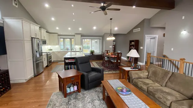 $924,998 | 1728 Beachview Court, Crown Point, IN 46307