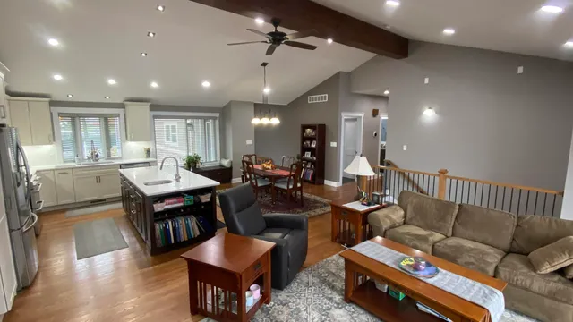 $924,998 | 1728 Beachview Court, Crown Point, IN 46307