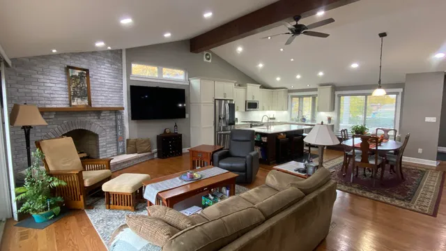 $924,998 | 1728 Beachview Court, Crown Point, IN 46307