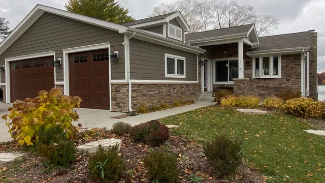 $924,998 | 1728 Beachview Court, Crown Point, IN 46307